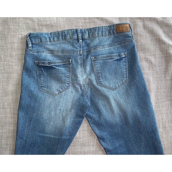 Classic Blue Stretch Denim Skinny Jeans • Size 8 - Picture 4 of 5